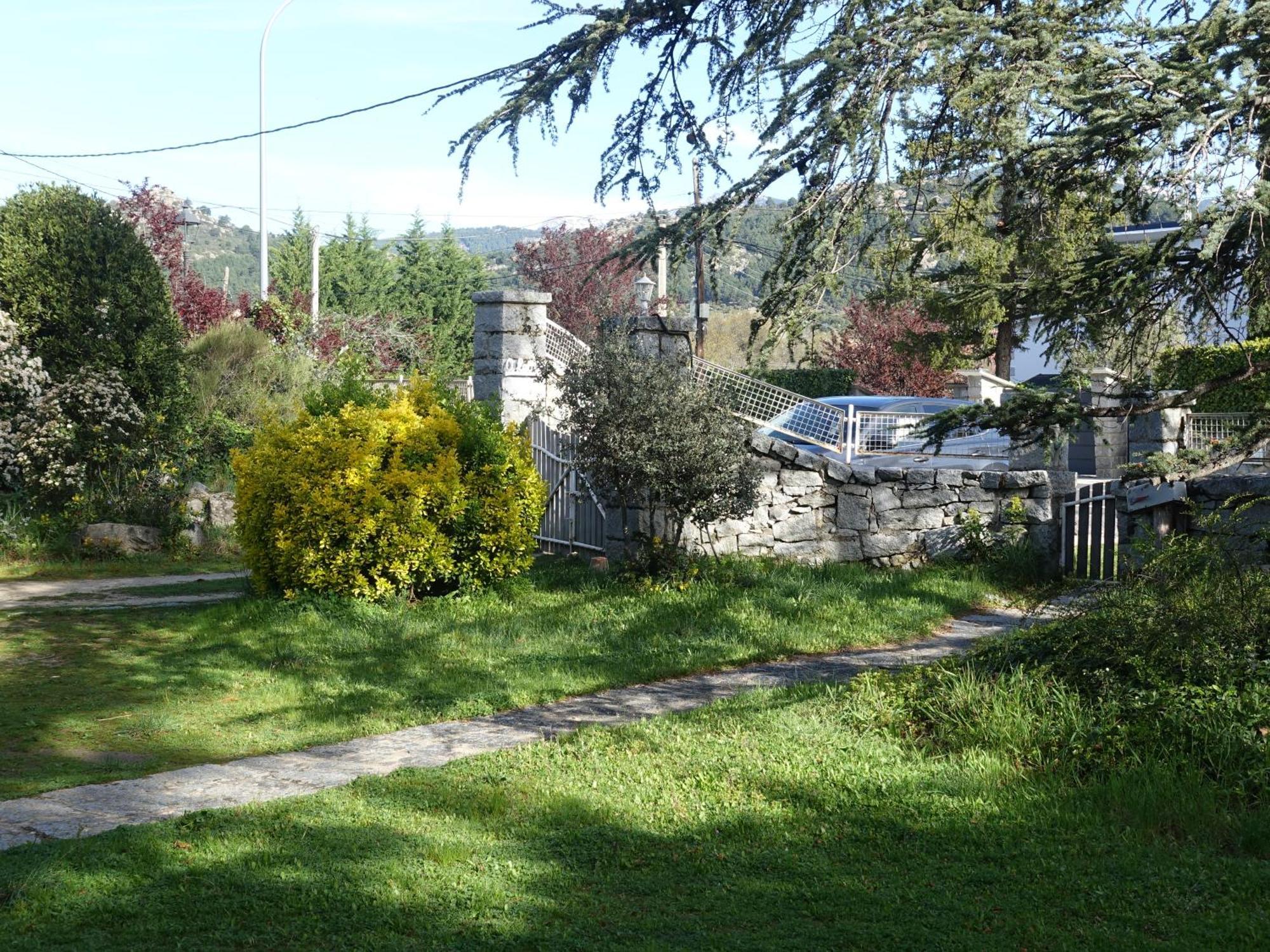 A Leira - Chalet Con Piscina En Becerril De La Sierra Exterior foto